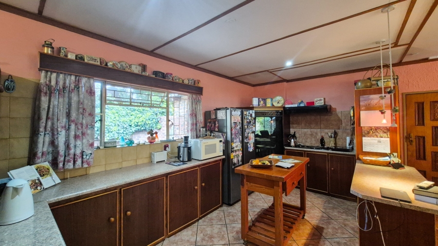 3 Bedroom Property for Sale in Kannoniers Park North West
